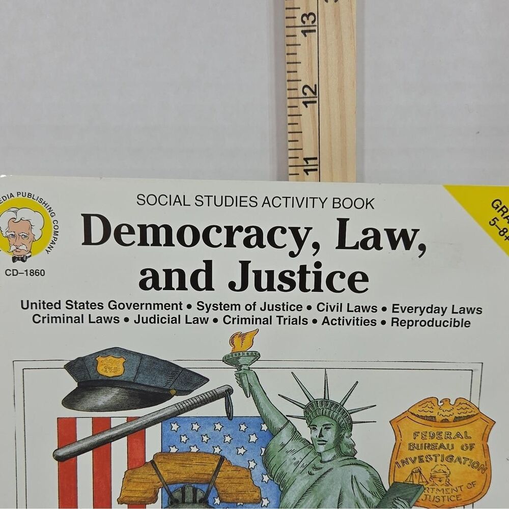 Books - Picture 2 of 8